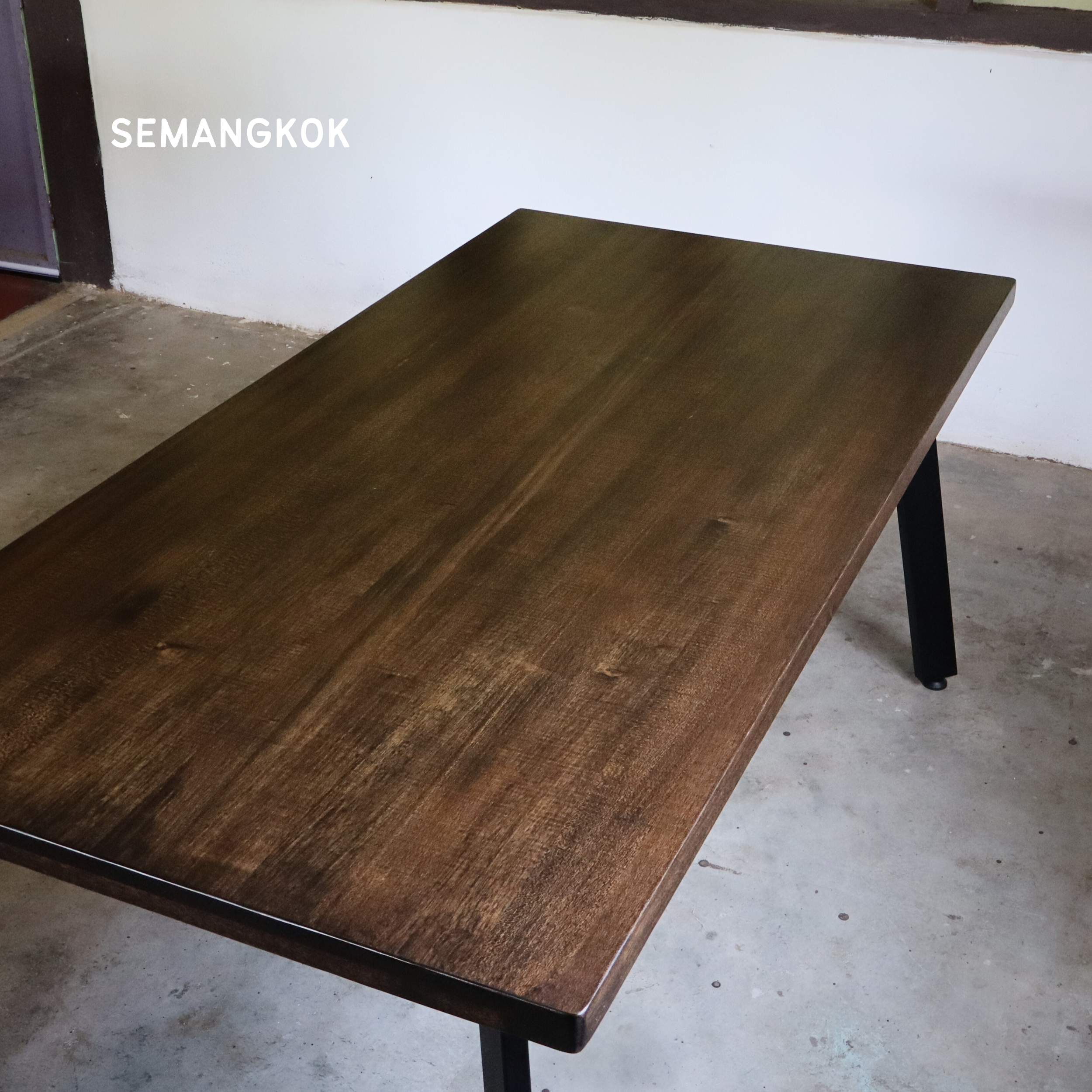 TATSUO Dining Table