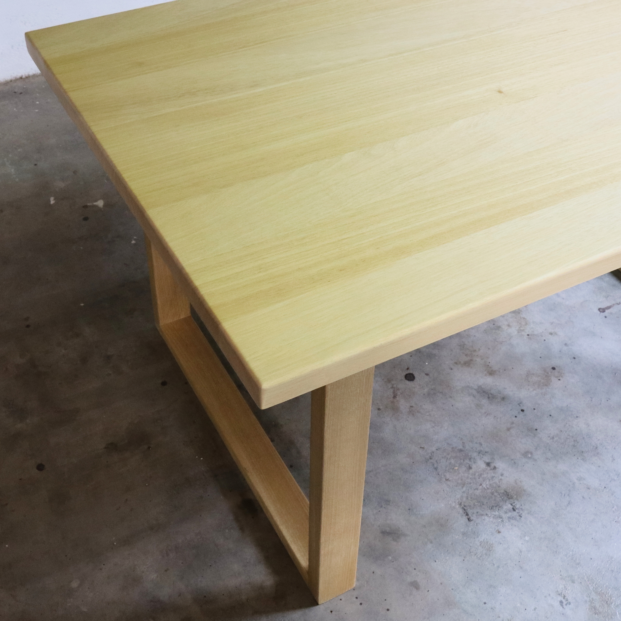 JERRY Dining Table