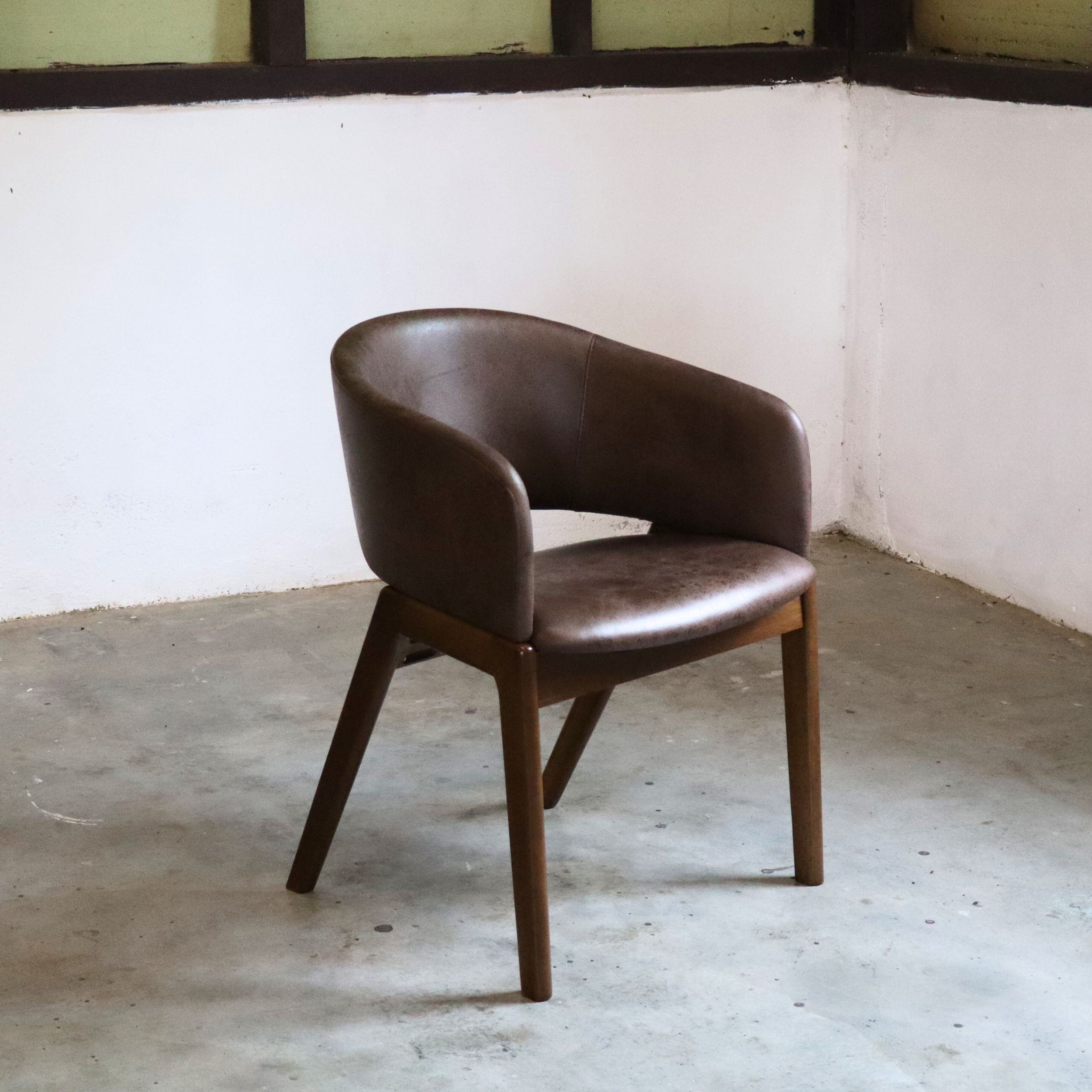 LINA Chair (Pre-order)