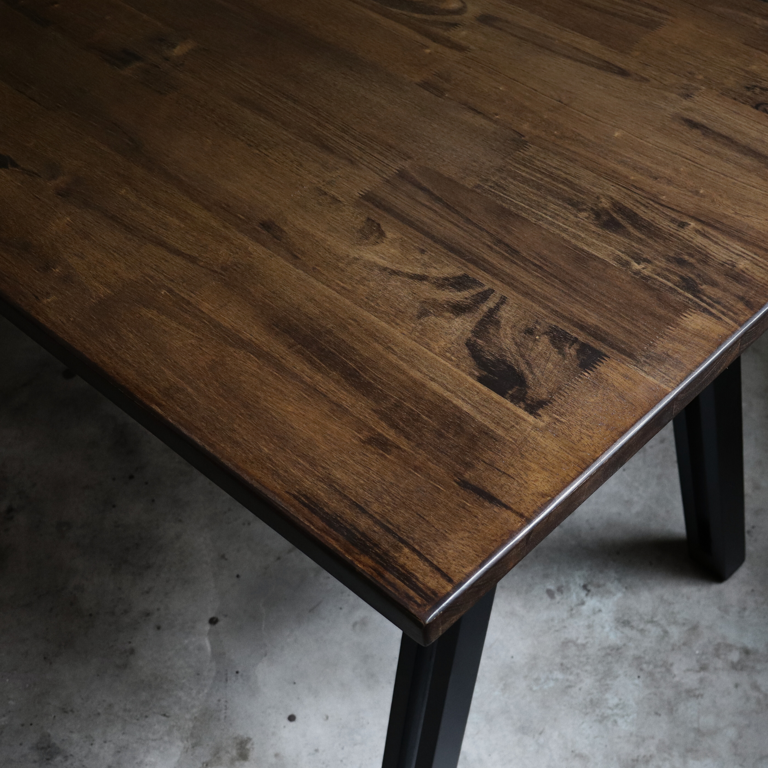 SILKO Table