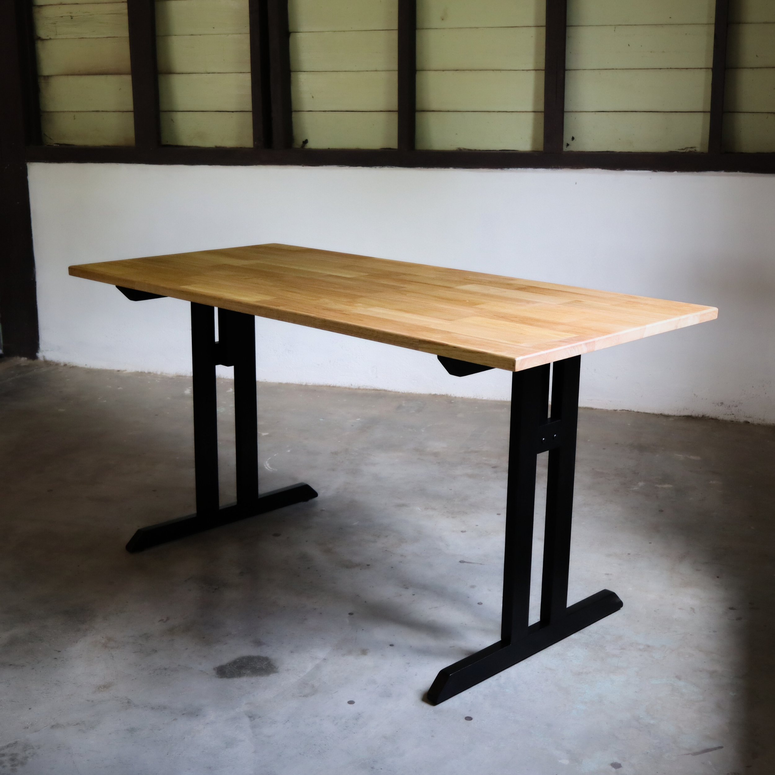 ITZEL Table