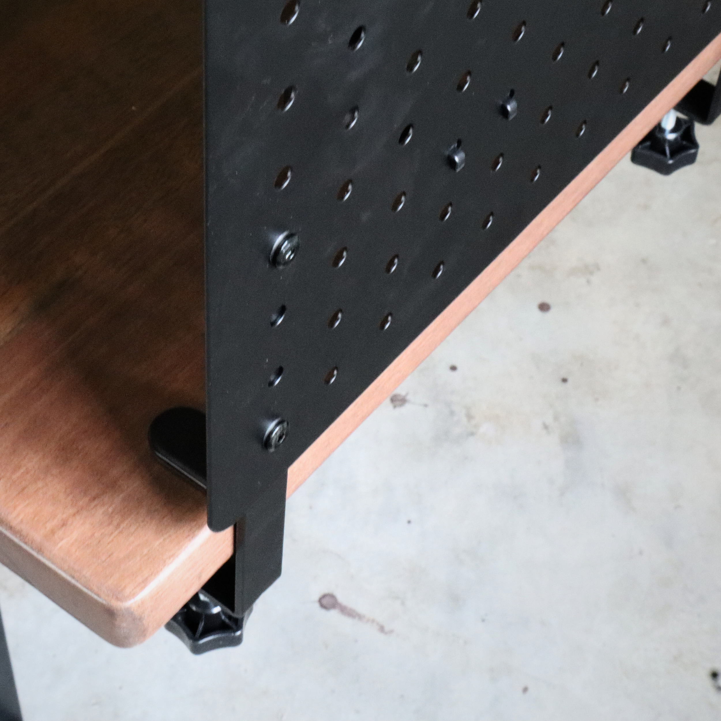 LEVI Pegboard with accessories