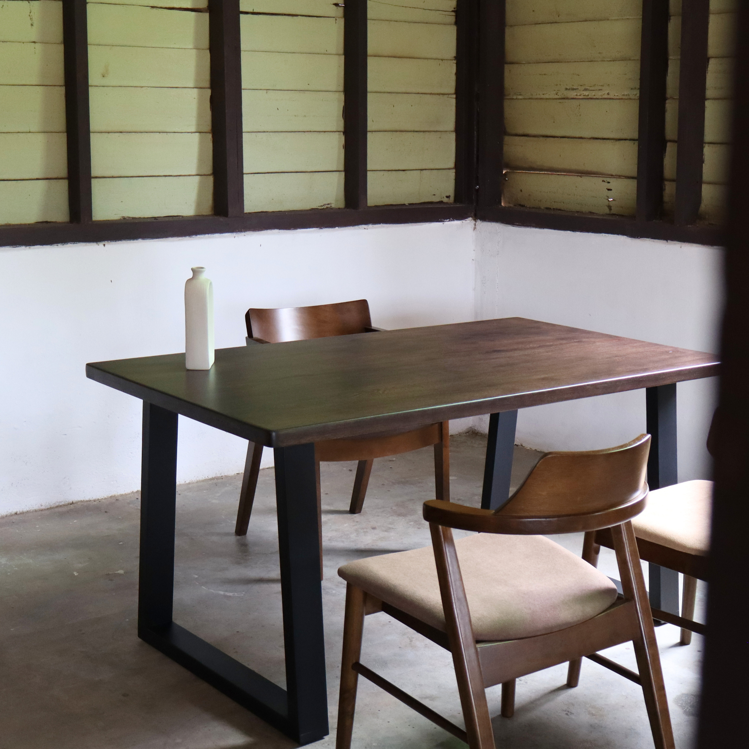 JERRY Dining Table (Black Leg)