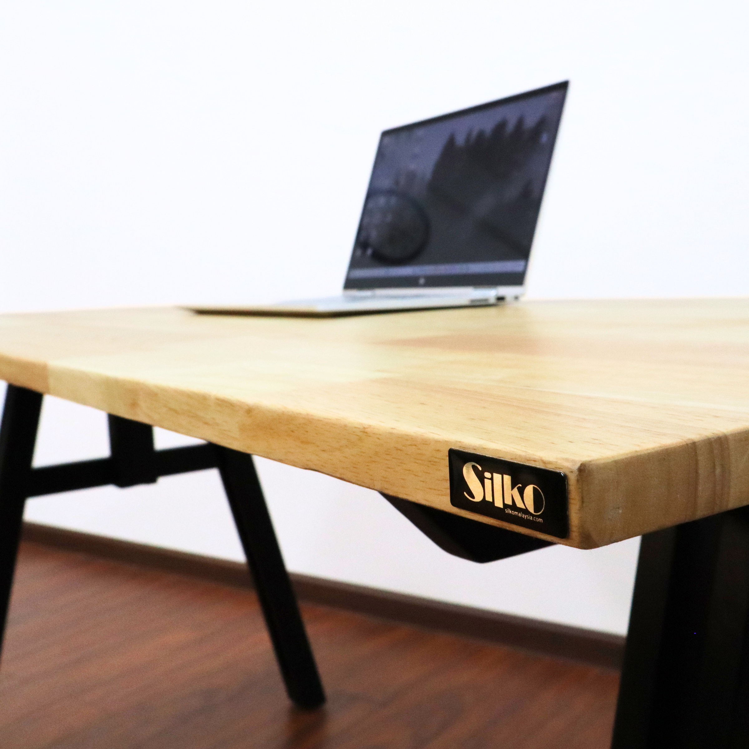 SILKO Table