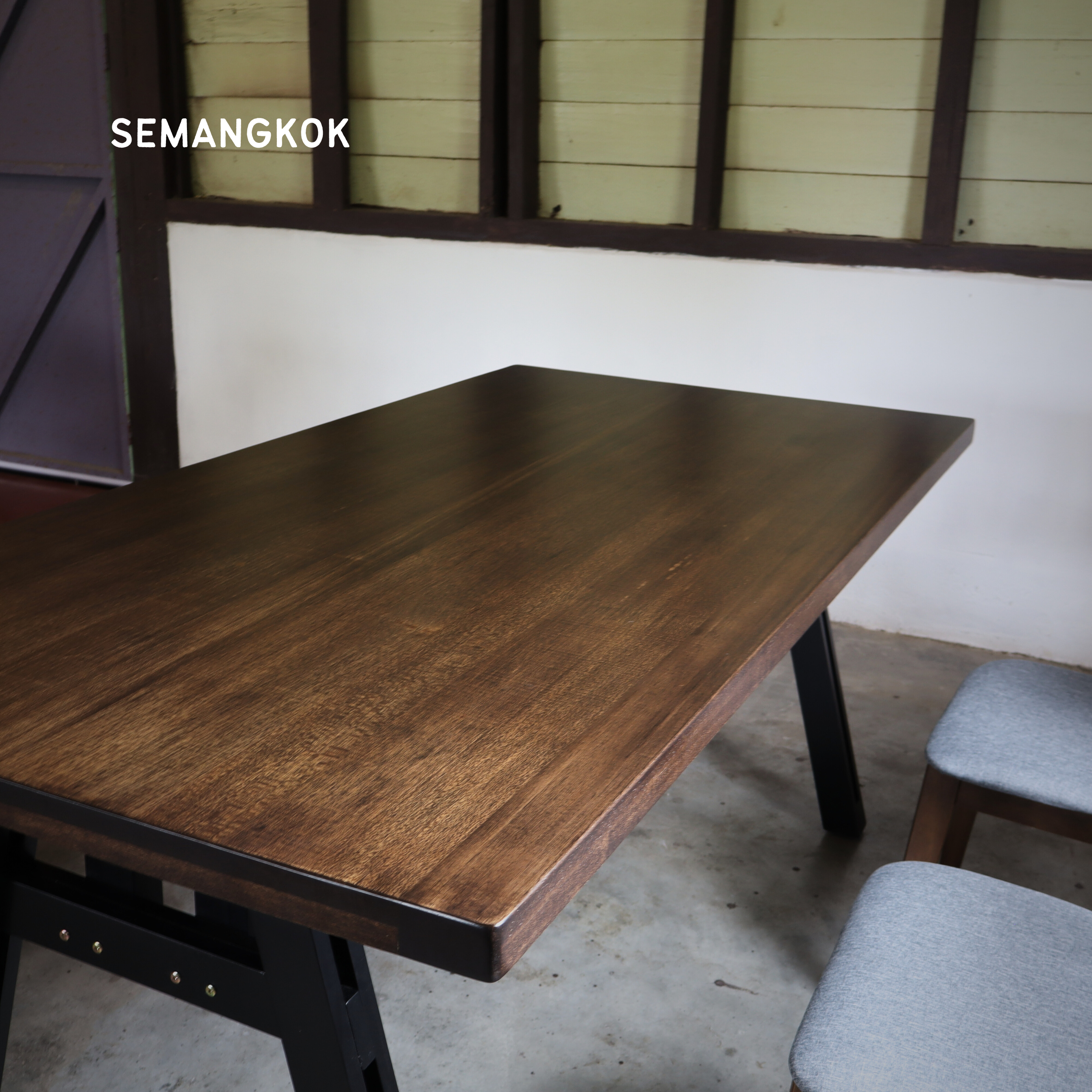 SILKO Dining Table