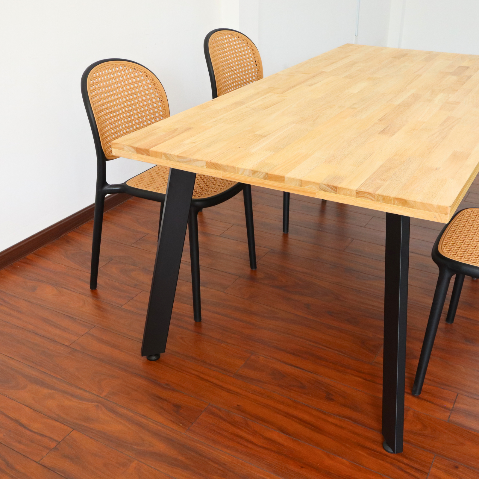 TATSUO Table