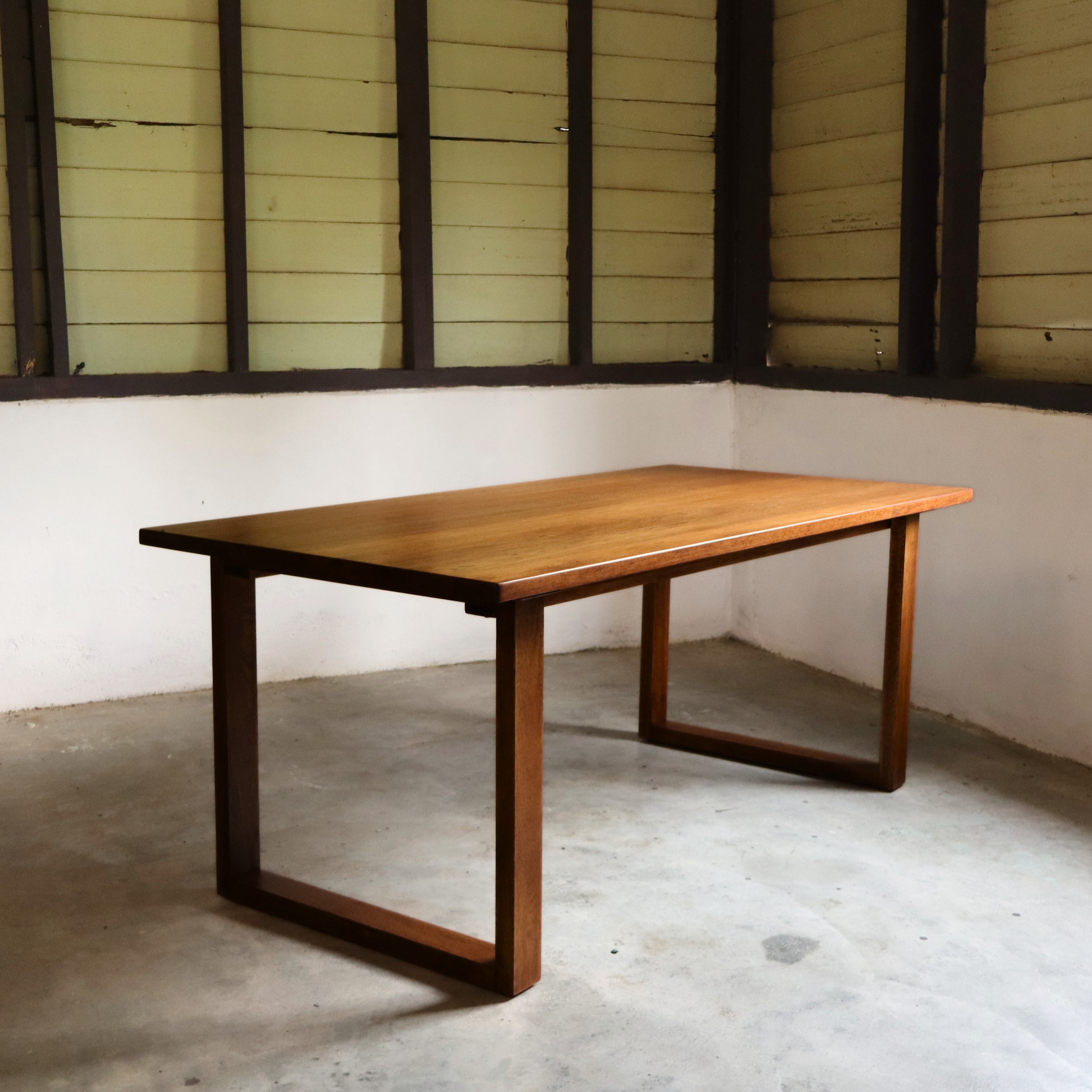 JERRY Dining Table