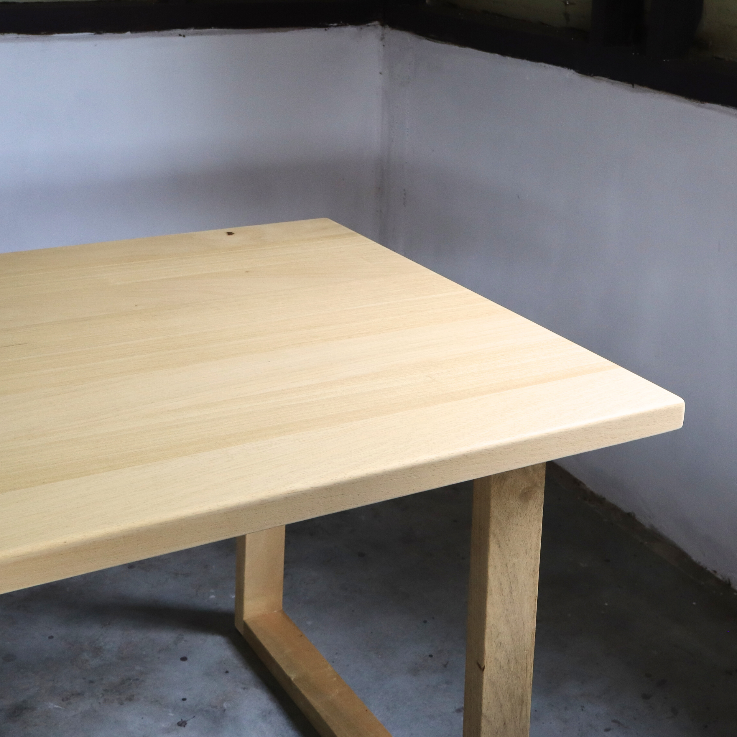 JERRY Dining Table