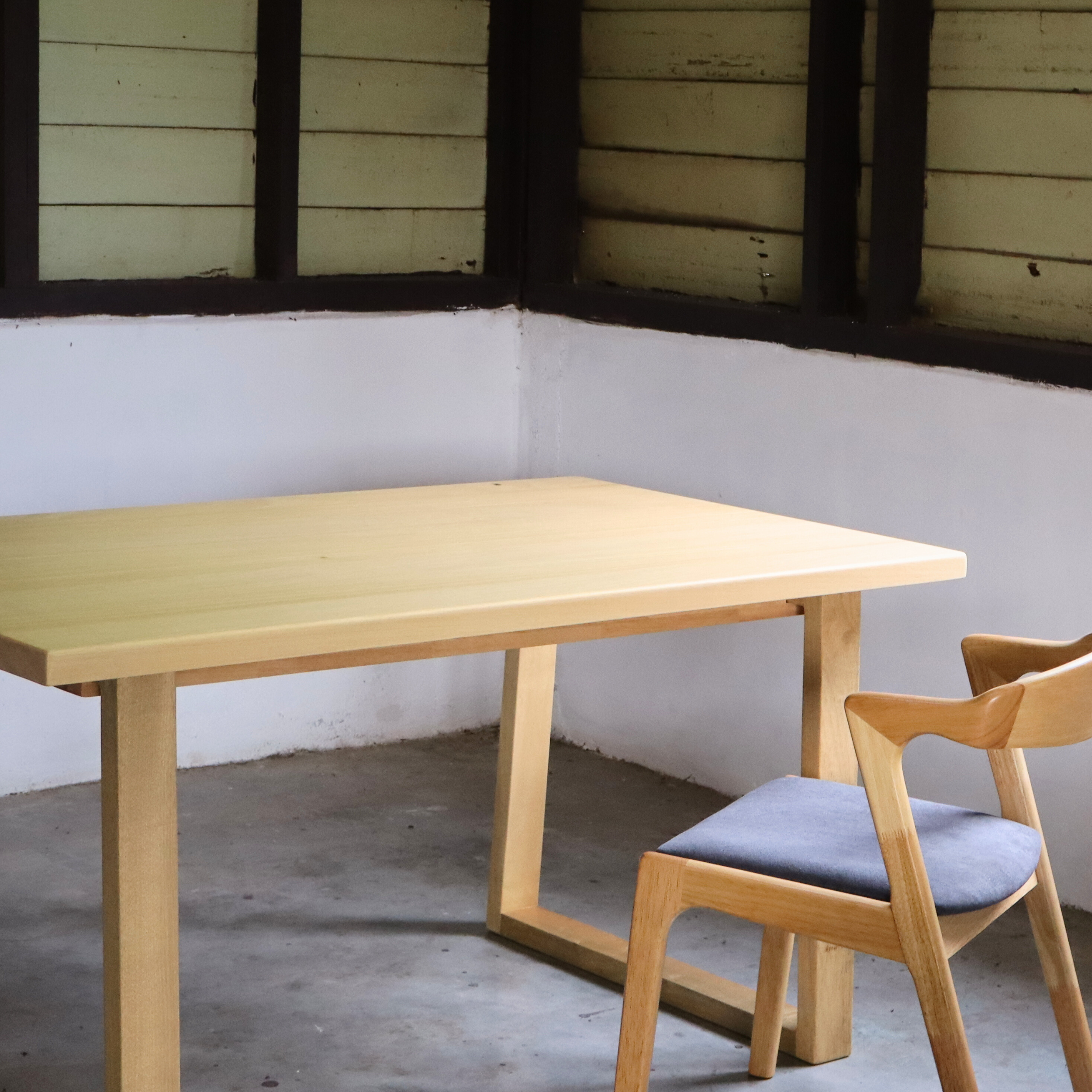 JERRY Dining Table