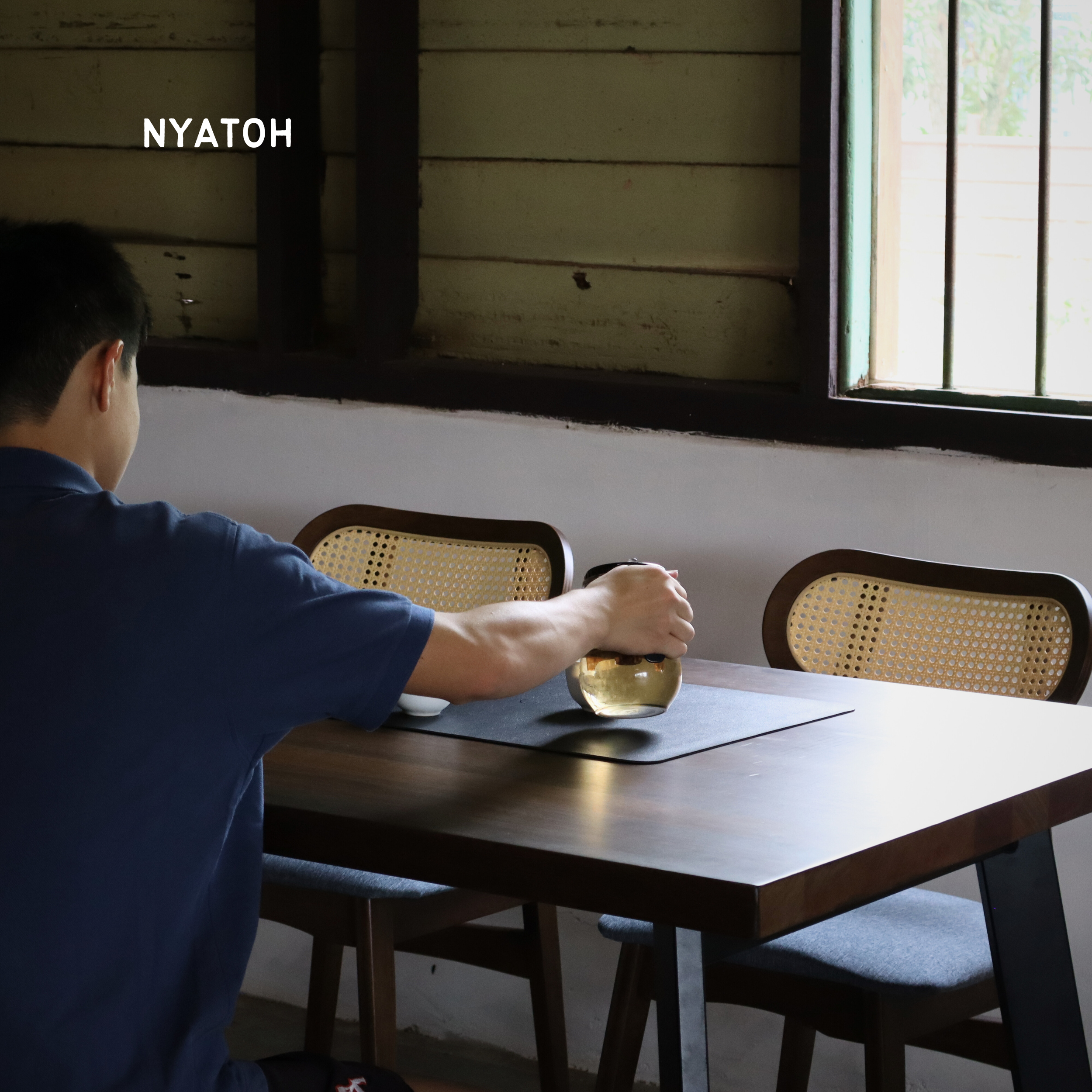 AVERY Dining Table