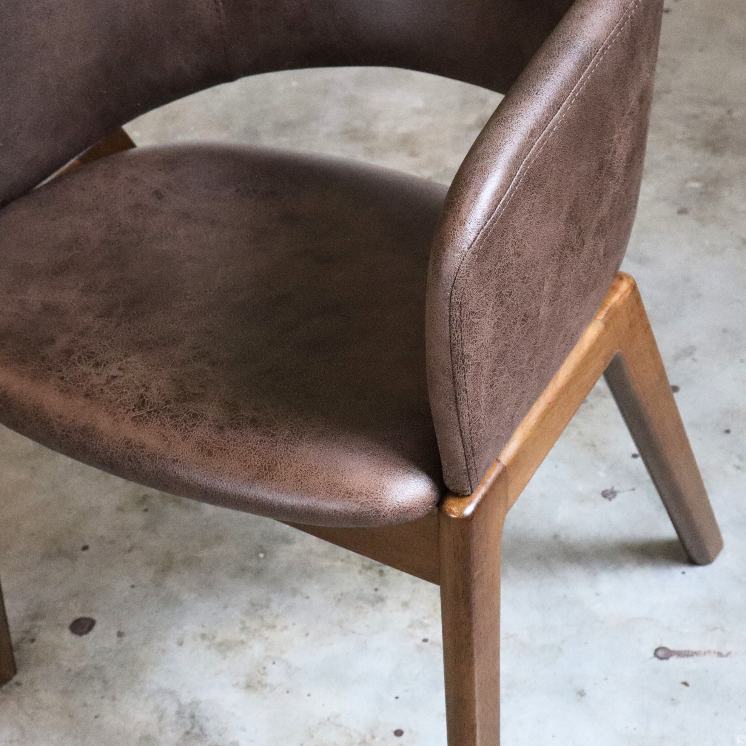 LINA Chair (Pre-order)