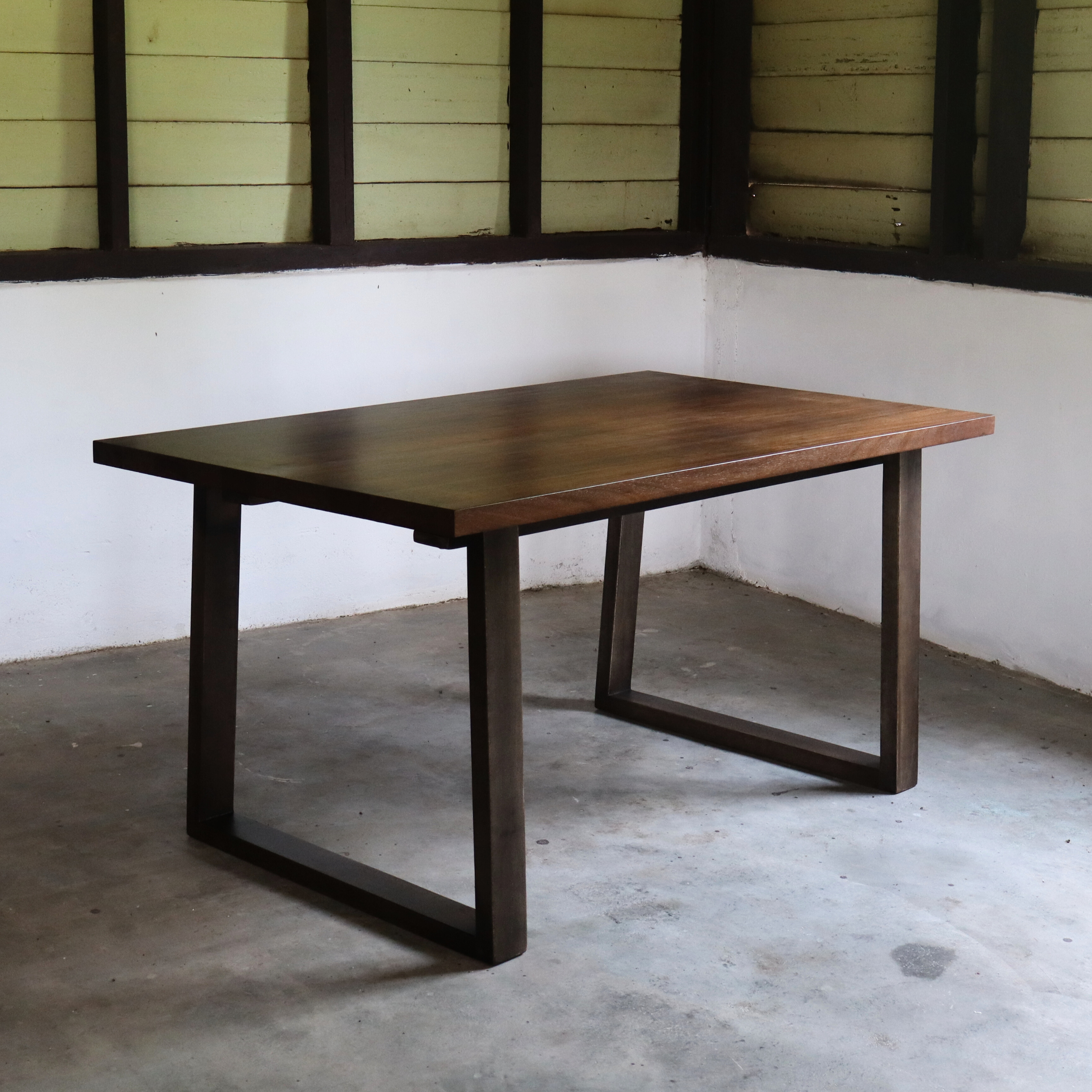 JERRY Dining Table