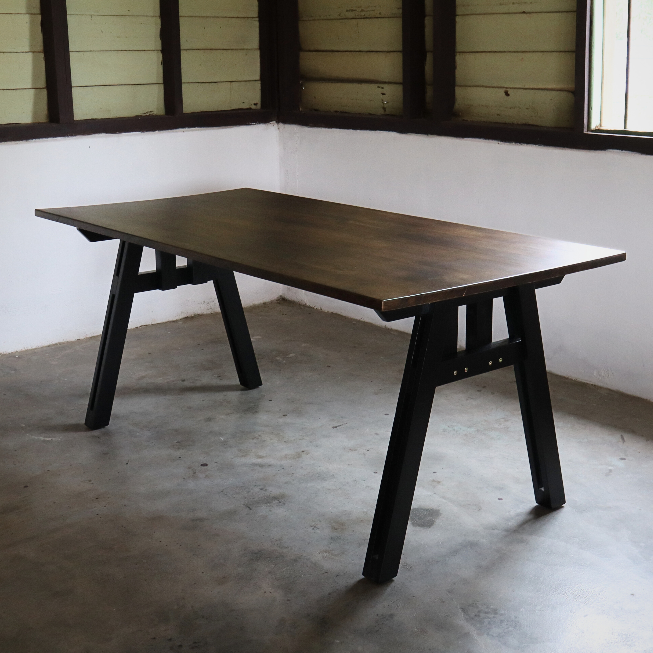 SILKO Dining Table