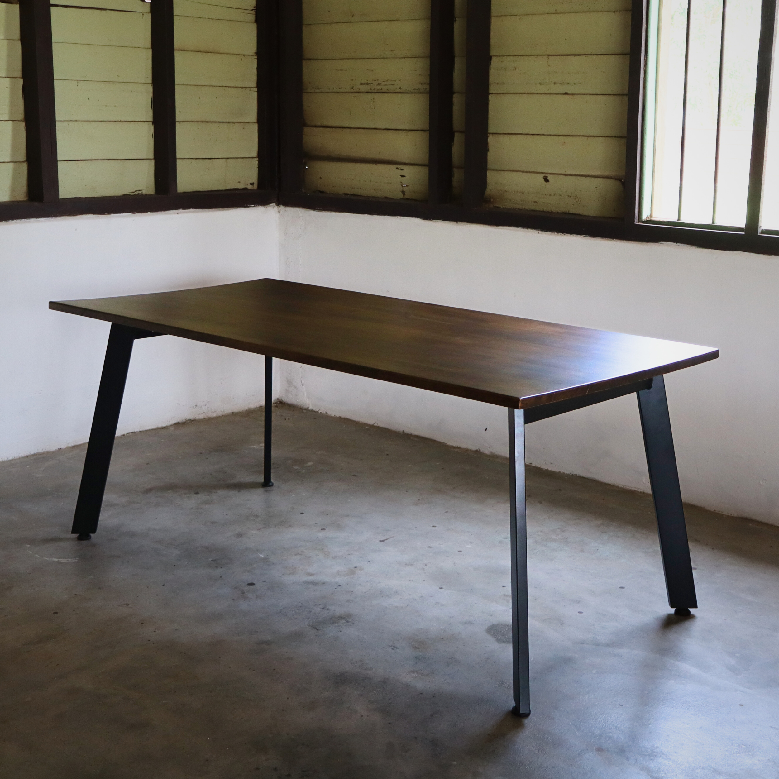 TATSUO Dining Table