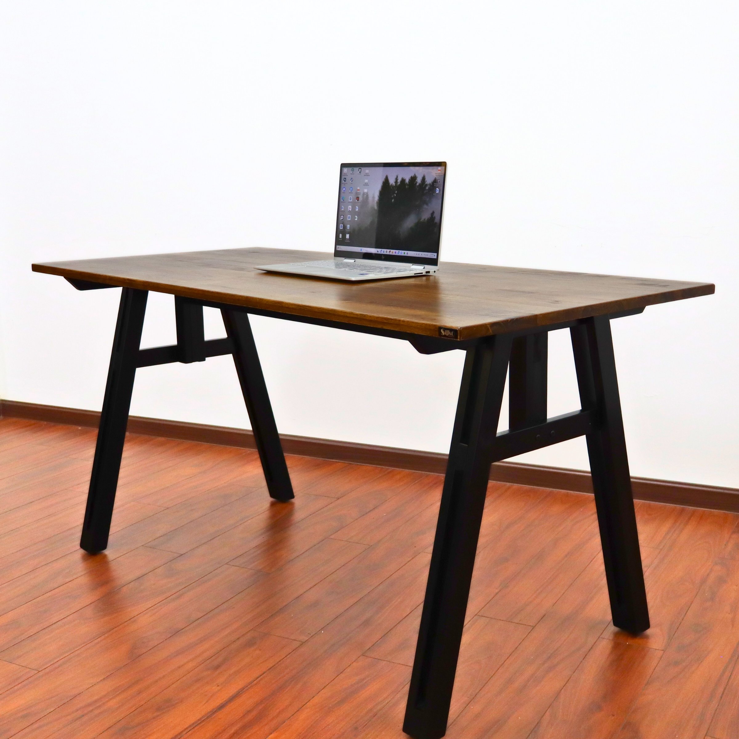 SILKO Table