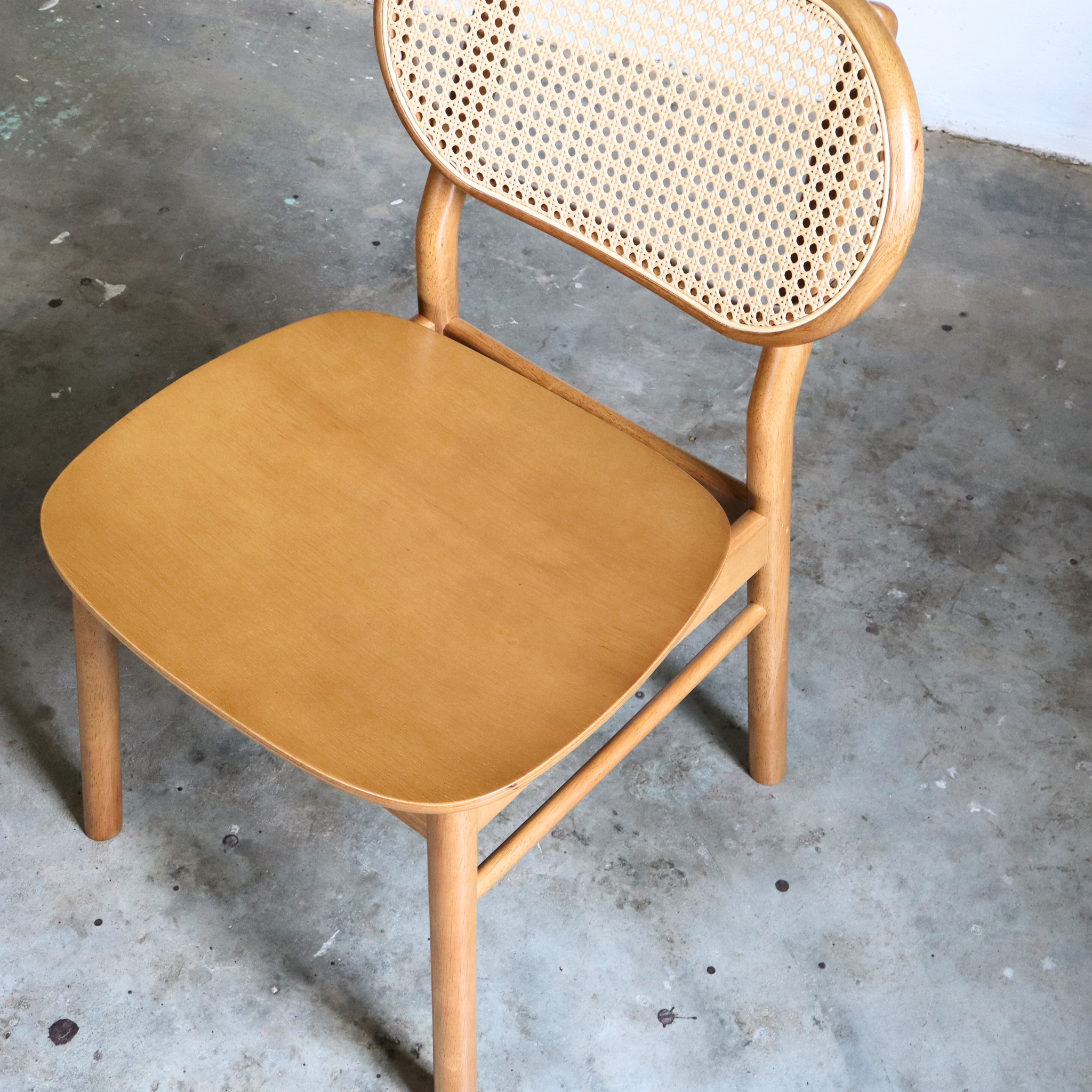 Medium back chair price deals