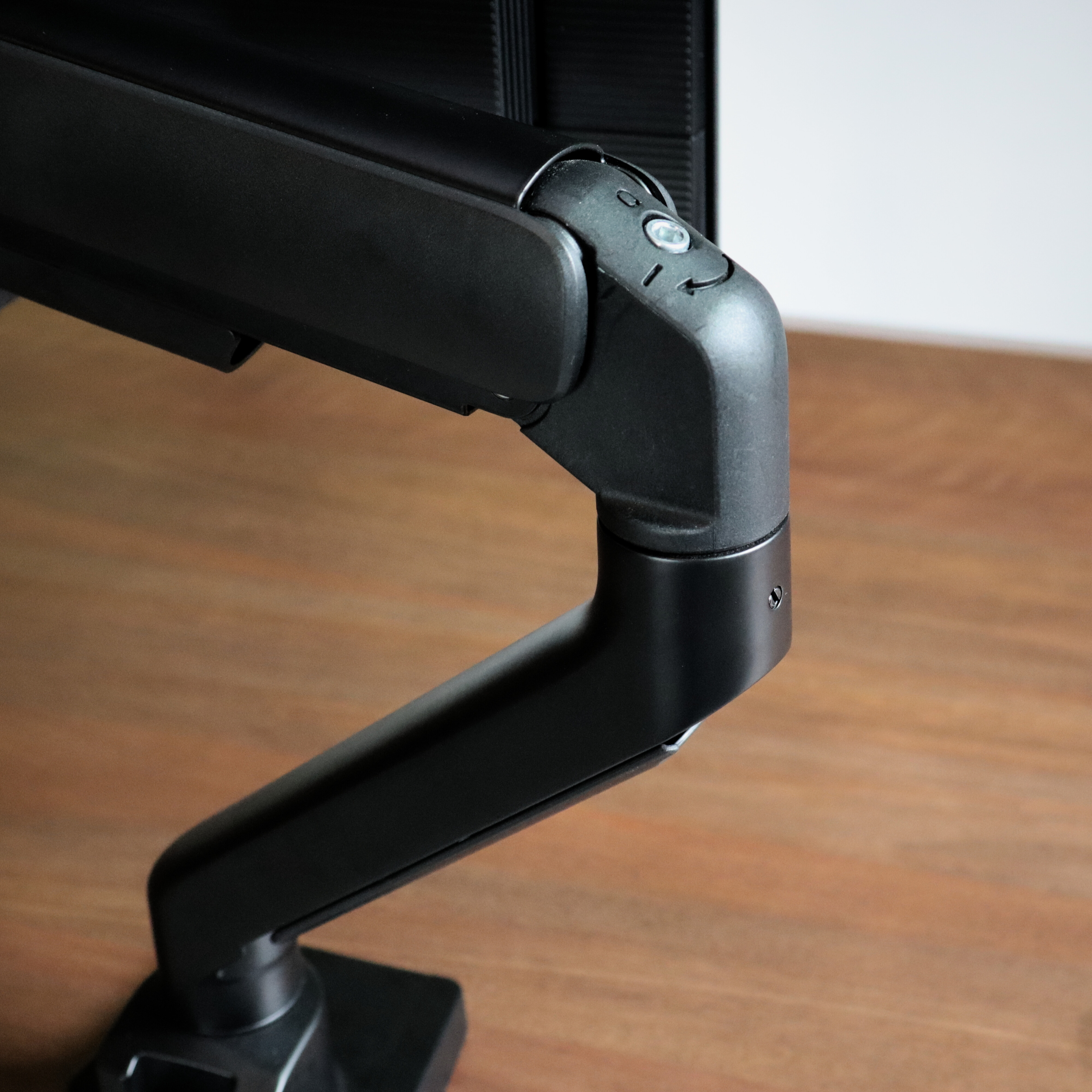 XTRE Monitor Arm