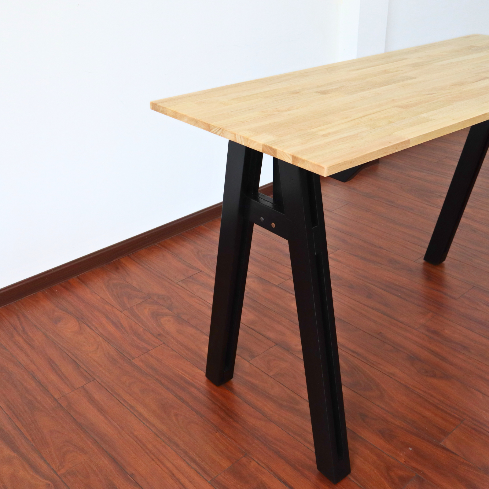 SILKO Counter Height Table