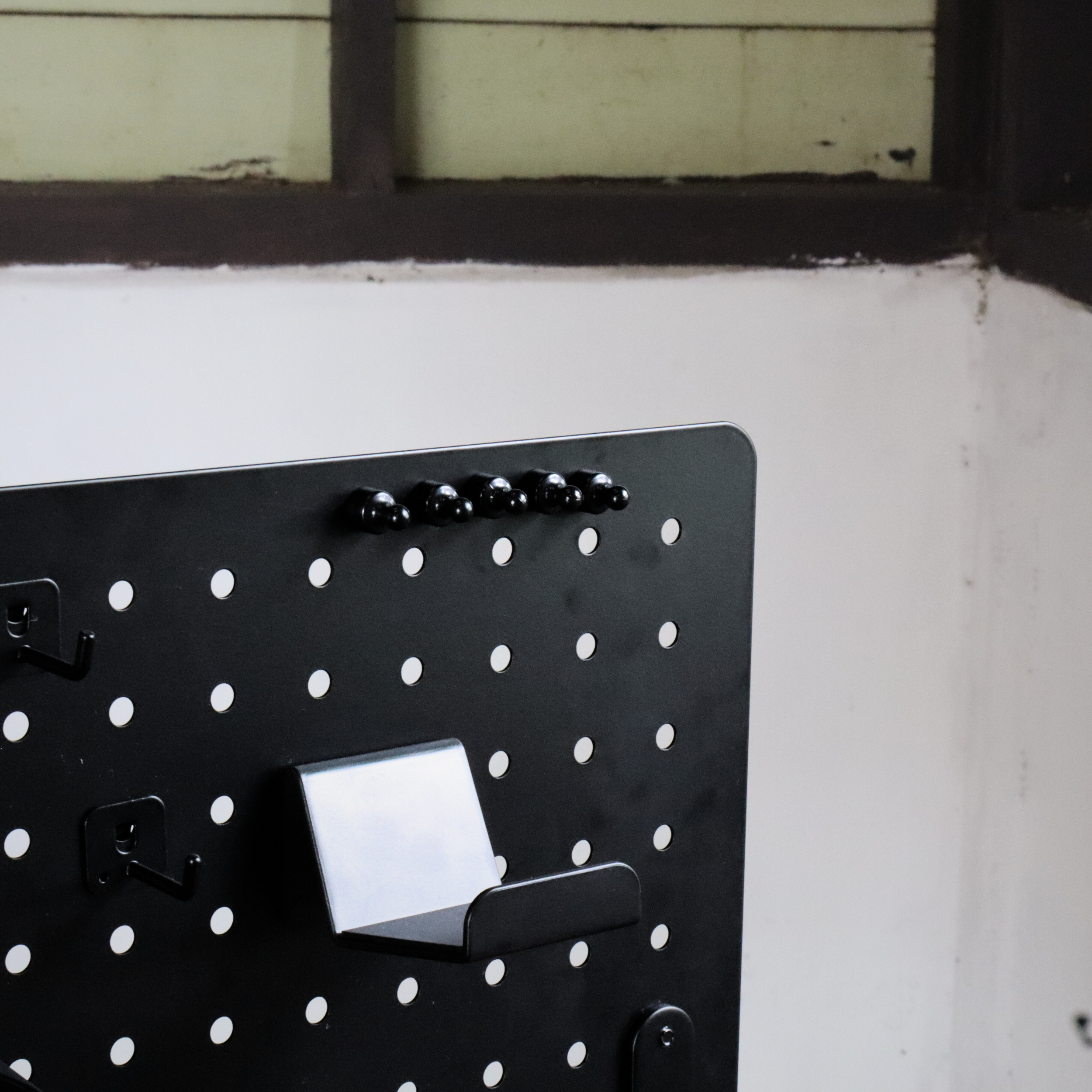 LEVI Pegboard with accessories