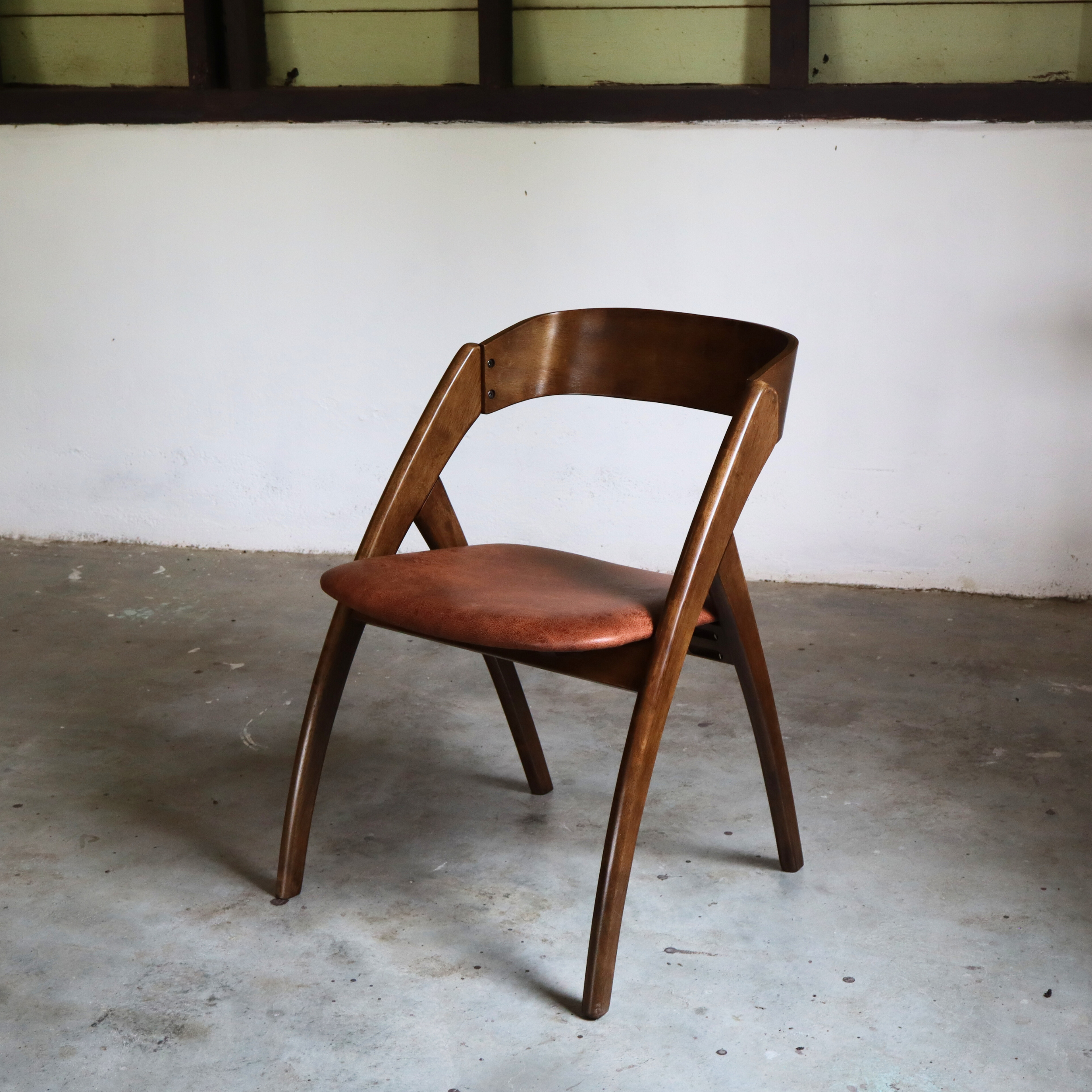 AMEL Chair