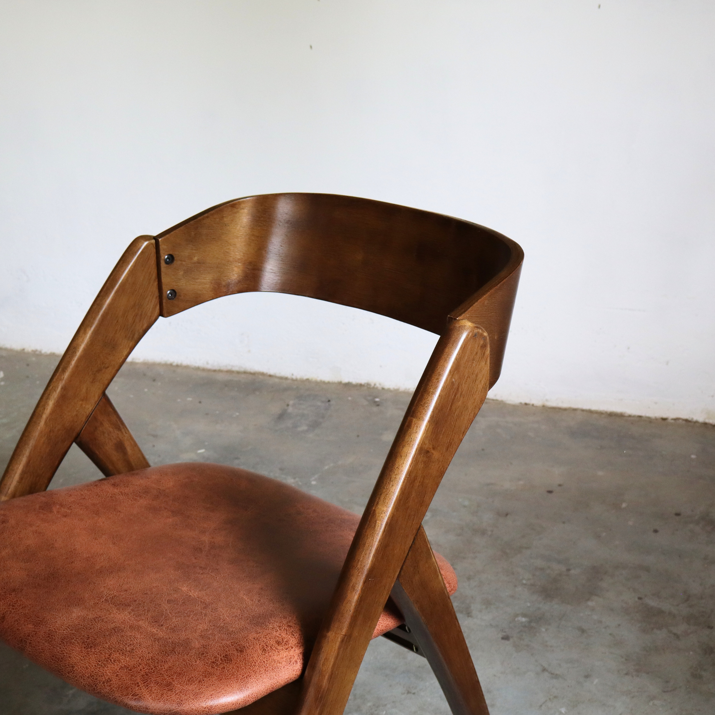 AMEL Chair