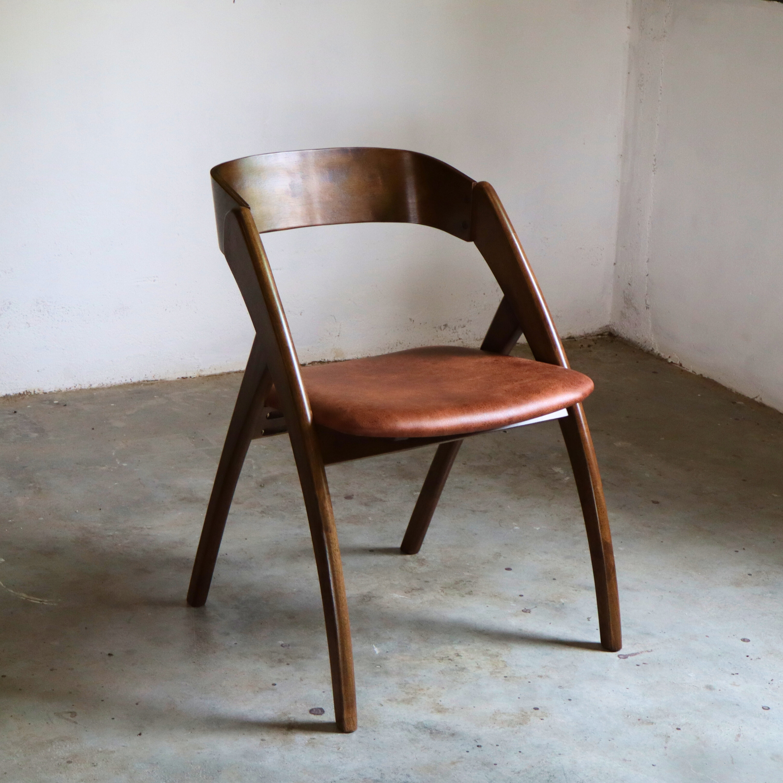 AMEL Chair