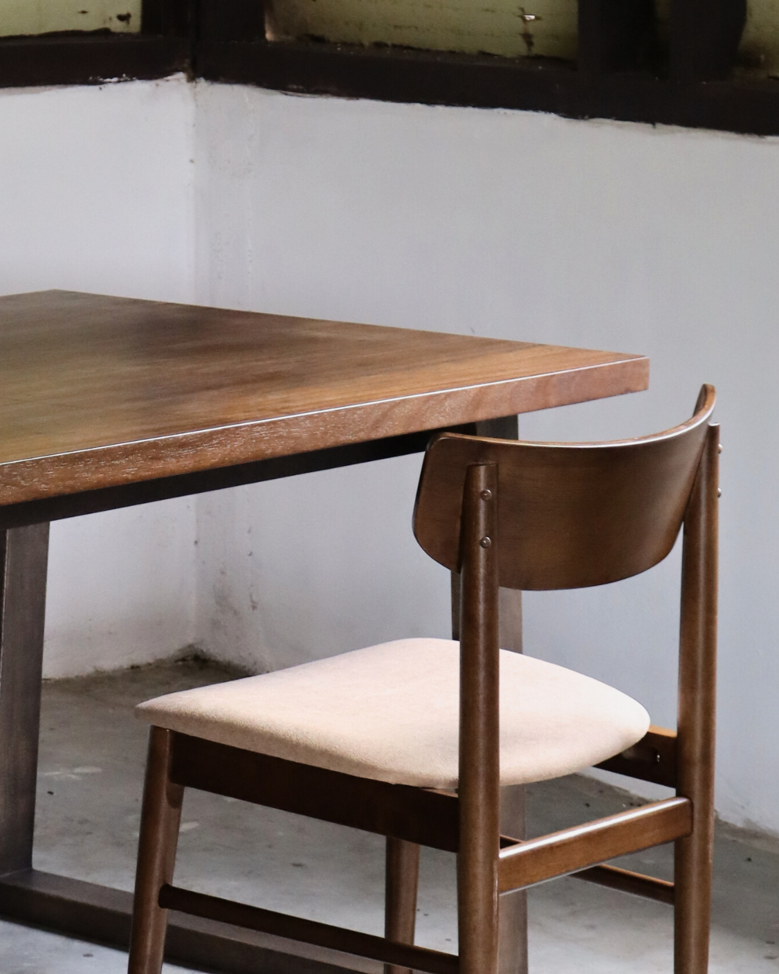 JERRY Dining Table