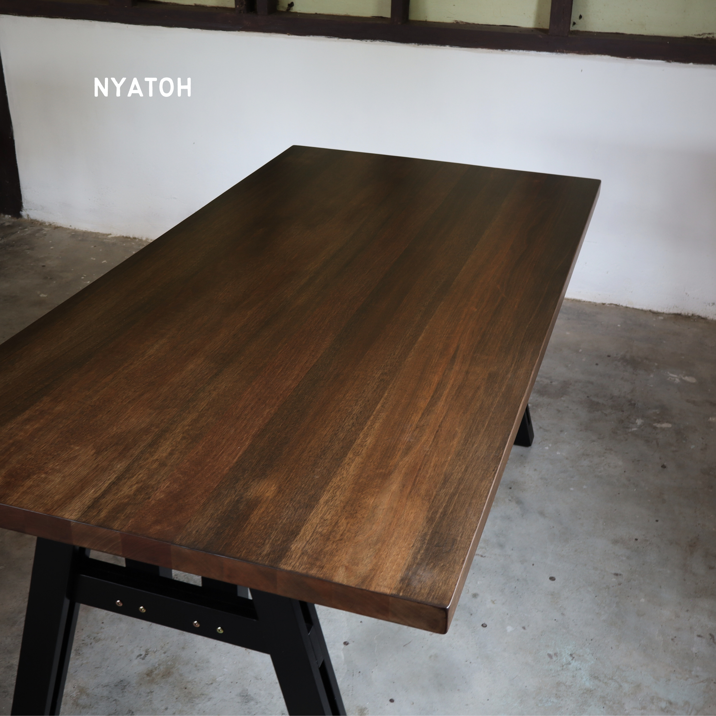 SILKO Dining Table