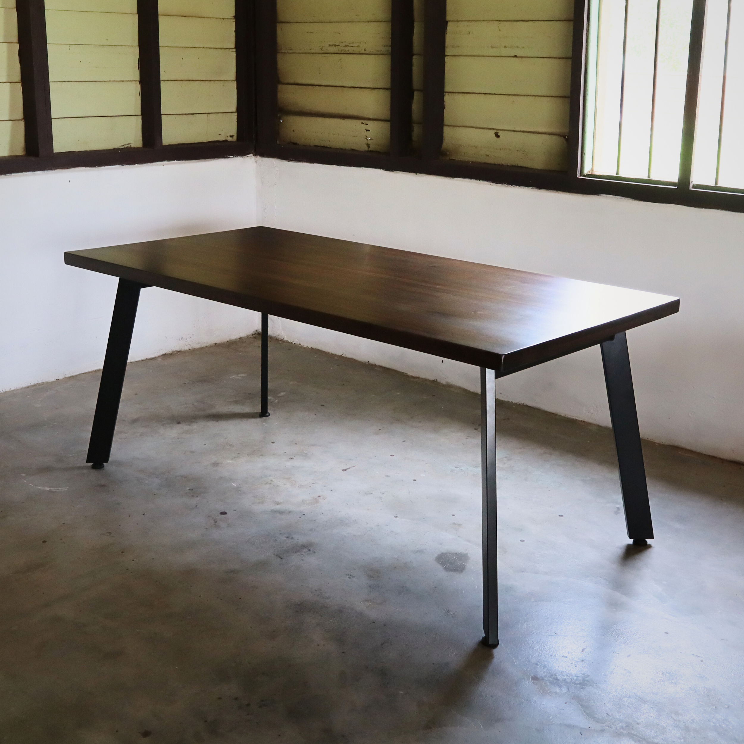 TATSUO Dining Table