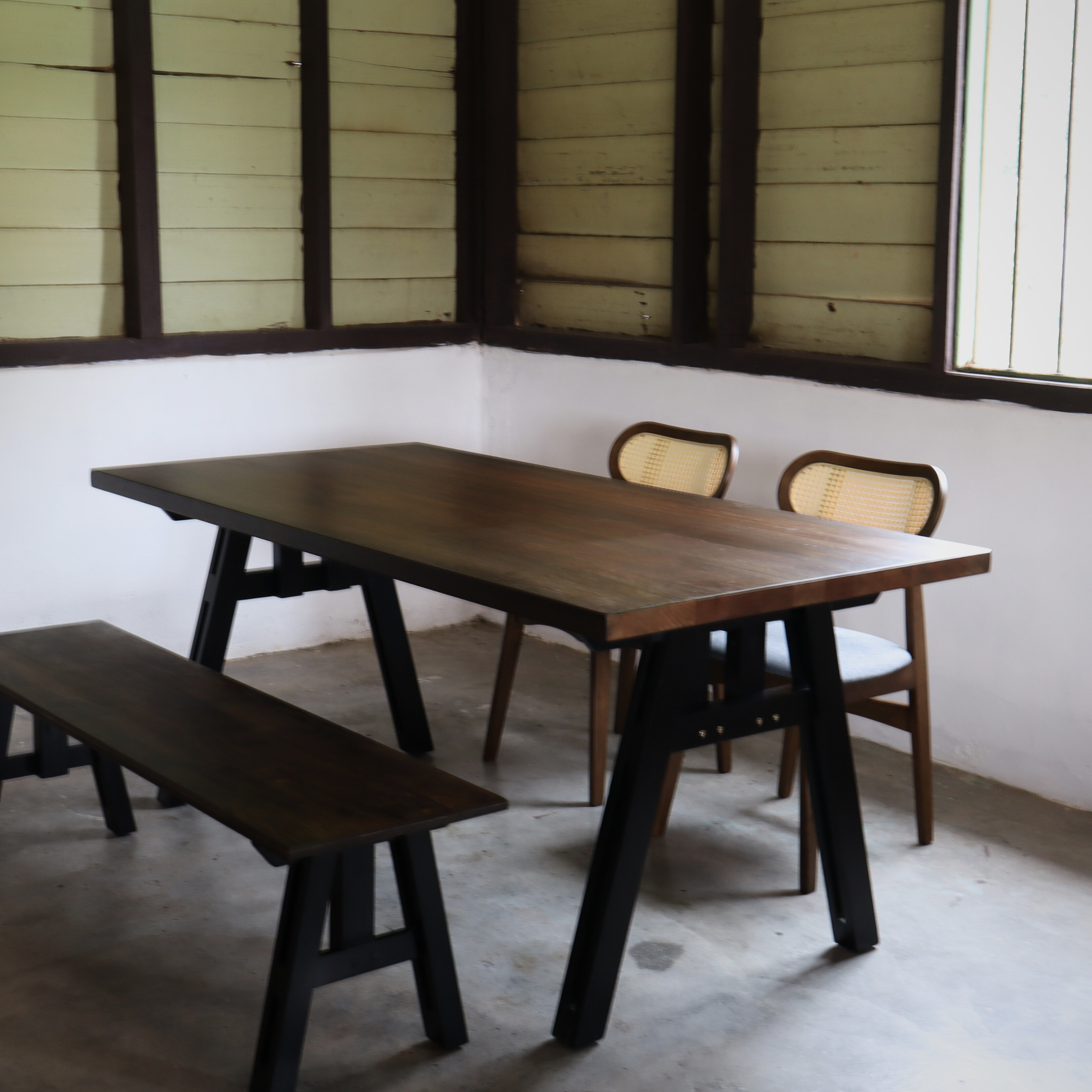 SILKO Dining Table